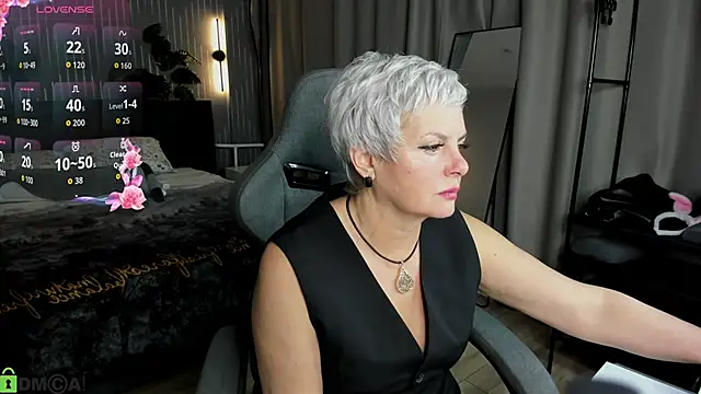 Snapshot of Linda_Zef1r chatting on 05-30-26, 01:01 Linda Zef1r online show from 05-30-26, 01:01
