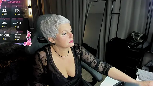 Snapshot of Linda_Zef1r chatting on 05-29-26, 01:11 Linda Zef1r online show from 05-29-26, 01:11