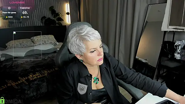 Snapshot of Linda_Zef1r chatting on 05-31-26, 01:11 Linda Zef1r online show from 05-31-26, 01:11