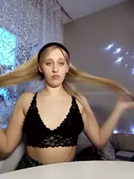 Snapshot of IsOlli chatting on 04-04-26, 12:23 IsOlli online show from 04-04-26, 12:23