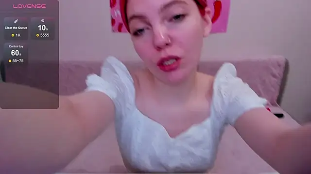 Marie Reyess online show from 05-25-26, 03:17