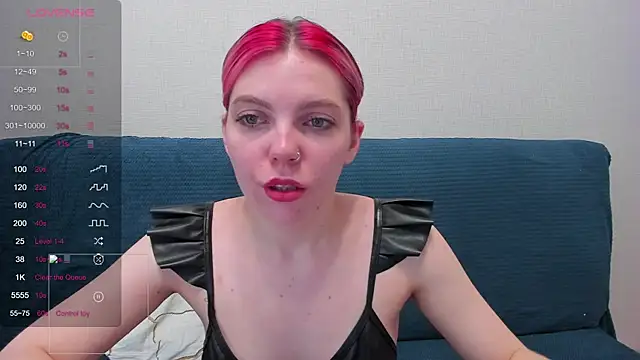 Snapshot of Marie_Reyess chatting on 06-08-26, 05:30 Marie Reyess online show from 06-08-26, 05:30