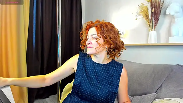 Julia Suny online show from 06-08-26, 01:00