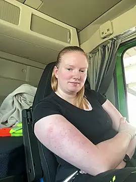 TruckerBabeLeenchen online show from 04-08-26, 08:49