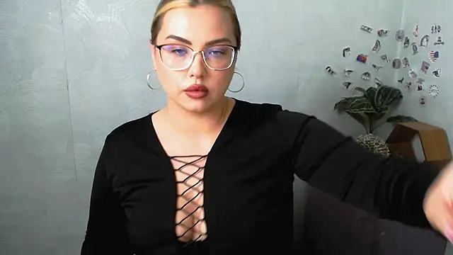 Snapshot of AminaSoul_ chatting on 05-13-26, 01:07 AminaSoul online show from 05-13-26, 01:07