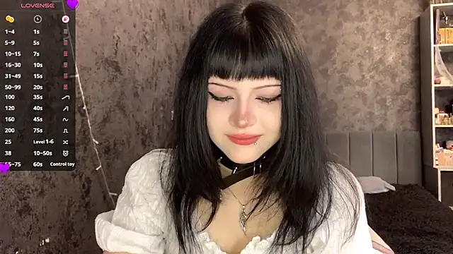 EmilyEmbears online show from 06-09-26, 04:57