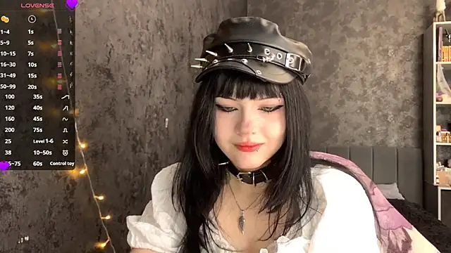 EmilyEmbears online show from 06-10-26, 07:20