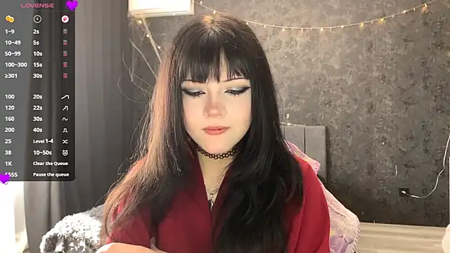 EmilyEmbears online show from 05-29-26, 06:41