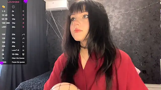 EmilyEmbears online show from 05-27-26, 06:10
