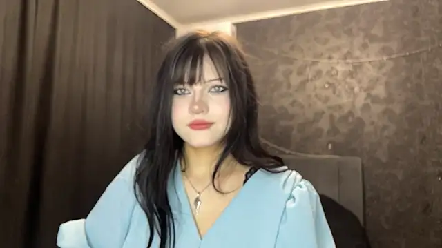 Snapshot of EmilyEmbears chatting on 04-13-26, 05:33 EmilyEmbears online show from 04-13-26, 05:33
