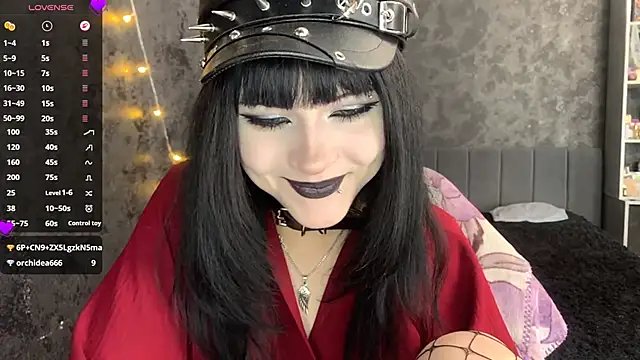 EmilyEmbears online show from 06-15-26, 07:19
