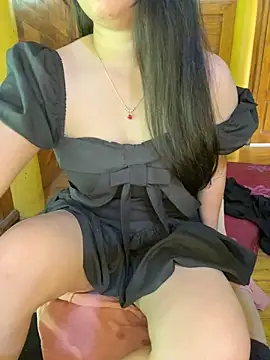Snapshot of Mely2005 chatting on 04-28-26, 02:27 Mely2005 online show from 04-28-26, 02:27