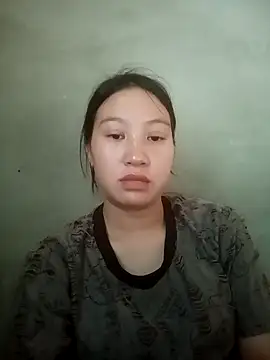 lucynguyen2 online show from 04-02-26, 09:38