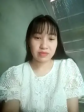 lucynguyen2 online show from 04-21-26, 01:29