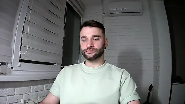 Snapshot of DaddySlava chatting on 04-01-26, 07:11 DaddySlava online show from 04-01-26, 07:11