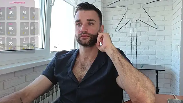 Snapshot of DaddySlava chatting on 06-18-26, 05:18 DaddySlava online show from 06-18-26, 05:18