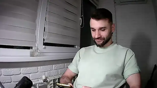 Snapshot of DaddySlava chatting on 04-03-26, 08:15 DaddySlava online show from 04-03-26, 08:15