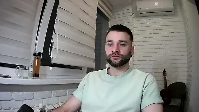 Snapshot of DaddySlava chatting on 04-04-26, 05:08 DaddySlava online show from 04-04-26, 05:08