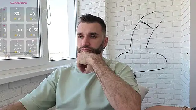 Snapshot of DaddySlava chatting on 06-25-26, 01:05 DaddySlava online show from 06-25-26, 01:05