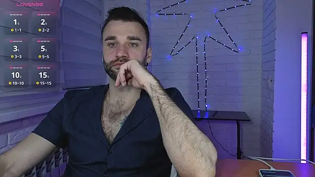 Snapshot of DaddySlava chatting on 06-17-26, 06:18 DaddySlava online show from 06-17-26, 06:18
