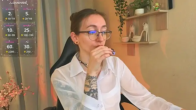 Snapshot of Serenity_XO chatting on 04-05-26, 11:39 Serenity XO online show from 04-05-26, 11:39