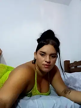 Snapshot of thamysexx chatting on 04-13-26, 01:48 thamysexx online show from 04-13-26, 01:48
