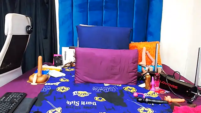 Freakyslut-39 online show from 06-05-26, 06:52