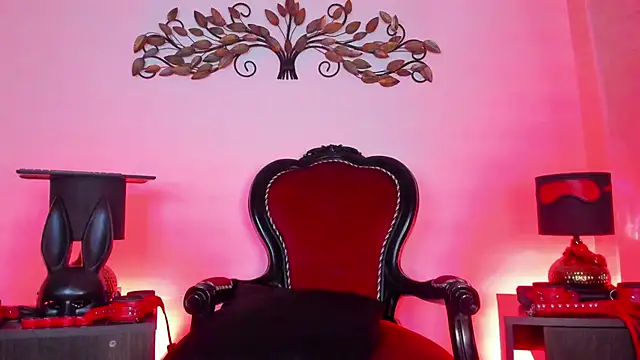 Madamedaphne  online show from 05-20-26, 05:43