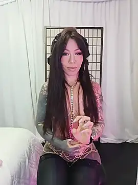 Snapshot of Polina_P chatting on 05-17-26, 10:59 Polina P online show from 05-17-26, 10:59