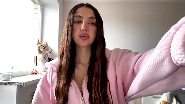 AlvinaMair online show from 04-13-26, 07:45