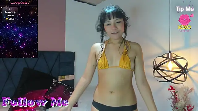 Snapshot of Hanna_Clark__ chatting on 06-26-26, 01:06 Hanna Clark online show from 06-26-26, 01:06