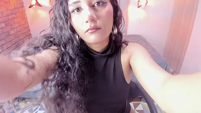 Snapshot of Hanna_Clark__ chatting on 04-16-26, 12:17 Hanna Clark online show from 04-16-26, 12:17