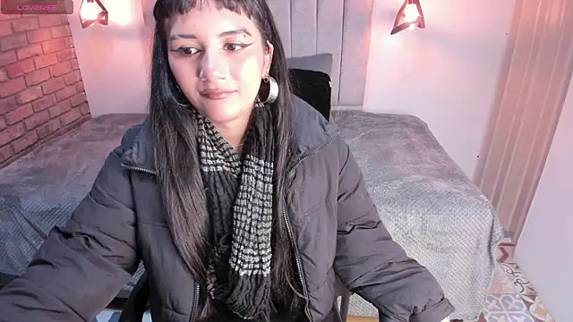 Snapshot of Hanna_Clark__ chatting on 05-09-26, 12:19 Hanna Clark online show from 05-09-26, 12:19
