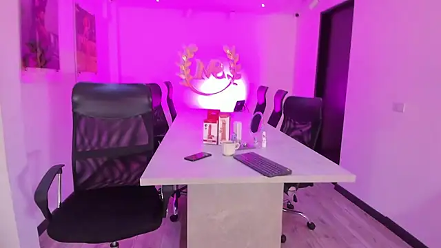 BellaWilliams  online show from 05-19-26, 04:52