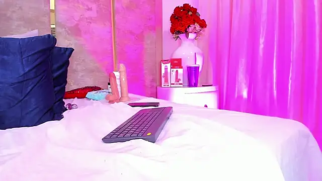 BellaWilliams  online show from 06-17-26, 08:47