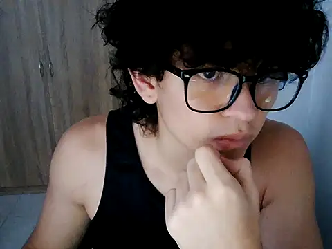normalboy16 online show from 04-06-26, 09:38