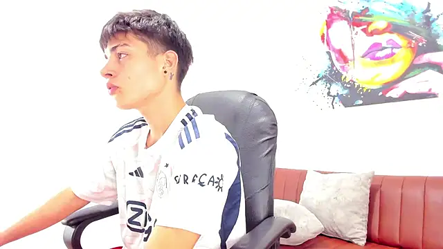 Thebestboyhot online show from 04-09-26, 05:20