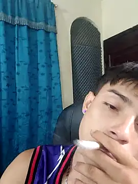 Thebestboyhot online show from 05-13-26, 06:53
