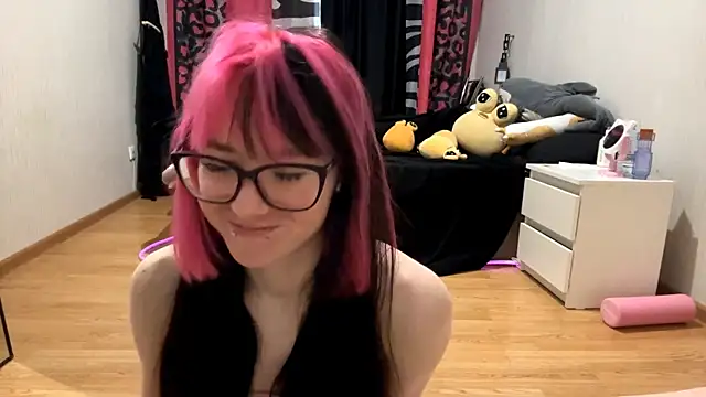 Snapshot of WifeAileen chatting on 04-09-26, 06:04 WifeAileen online show from 04-09-26, 06:04