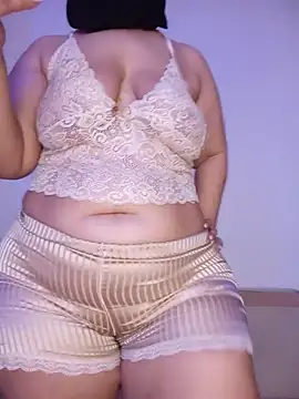 Snapshot of Sexy_yassimna chatting on 06-12-26, 03:32 Sexy yassimna online show from 06-12-26, 03:32