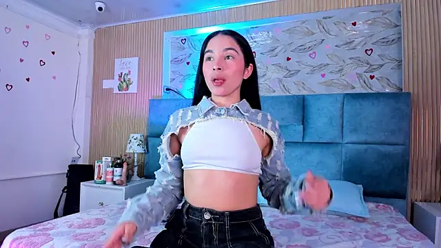 Delphine doll online show from 06-04-26, 11:48