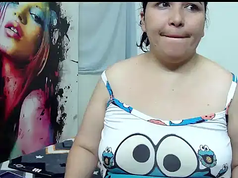 Snapshot of ZoeThorner chatting on 04-16-26, 12:17 ZoeThorner online show from 04-16-26, 12:17