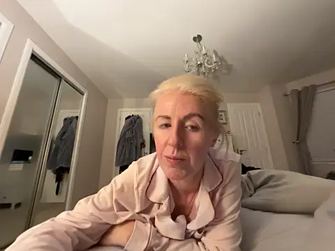 Laylaskyexx online show from 05-22-26, 09:35