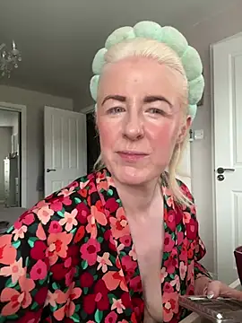 Laylaskyexx online show from 06-26-26, 06:41