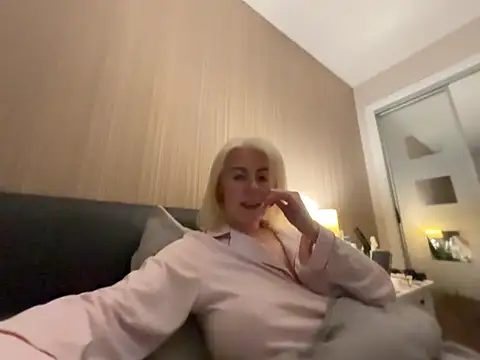 Laylaskyexx online show from 05-09-26, 09:29