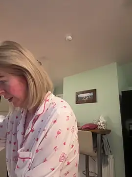 Snapshot of Laylaskyexx chatting on 04-08-26, 05:31 Laylaskyexx online show from 04-08-26, 05:31