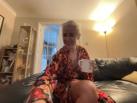 Laylaskyexx online show from 06-01-26, 05:07