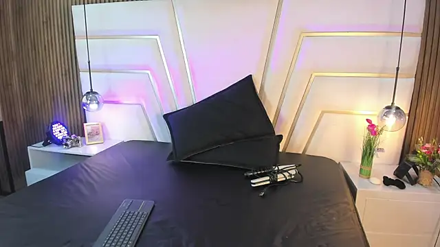 Lilit doll online show from 07-08-26, 11:33