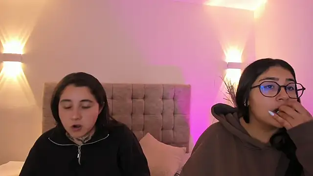 Elisa n Emma online show from 05-16-26, 12:37