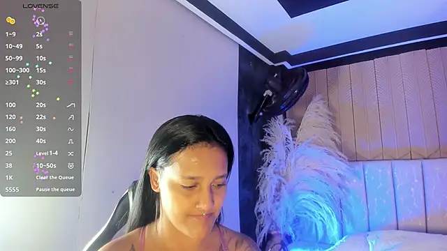 Snapshot of LexiAdamss chatting on 06-11-26, 12:13 LexiAdamss online show from 06-11-26, 12:13